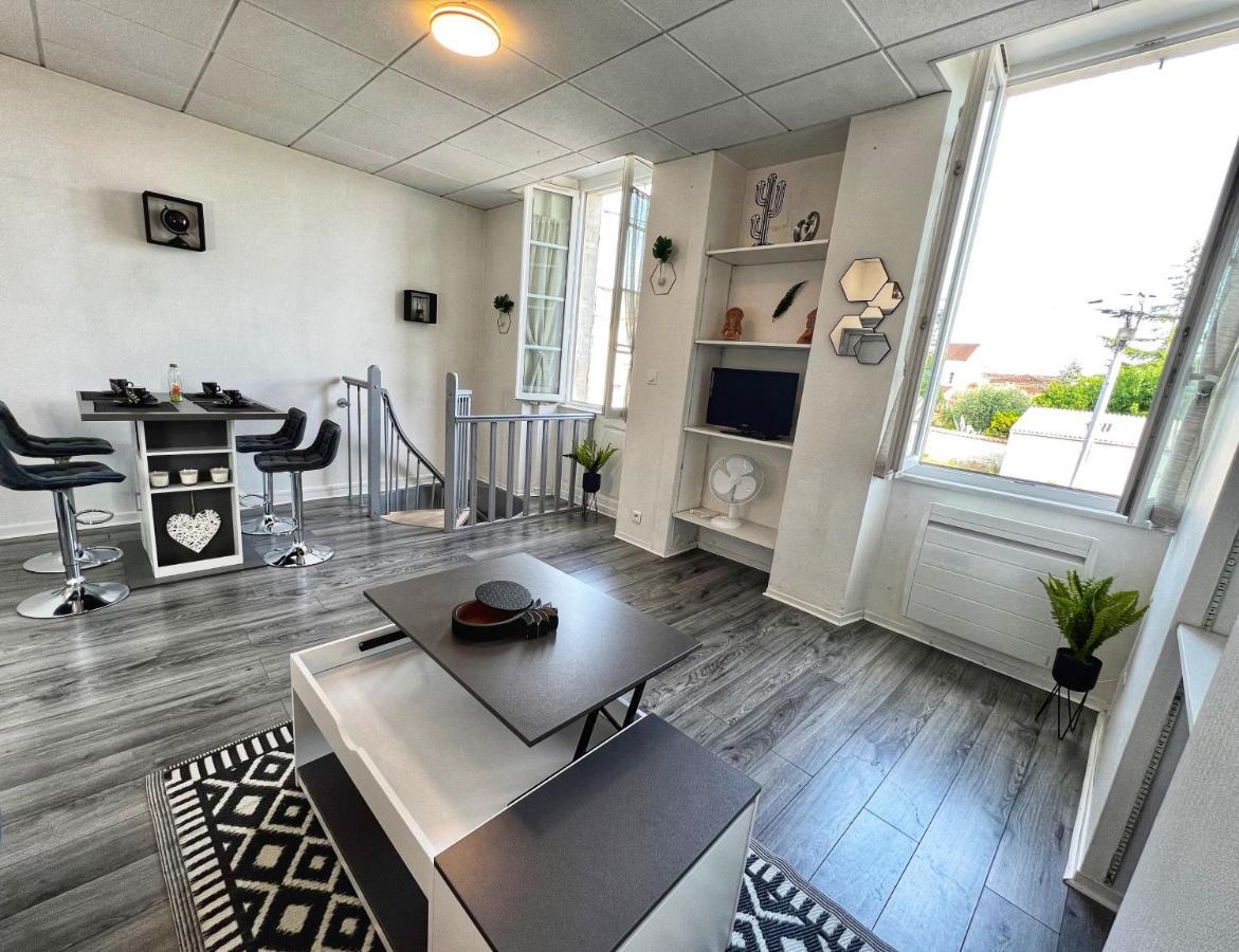 Le Myvi - Wifi - Hyper Centre Cognac Appartement Buitenkant foto